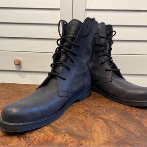 Roots high quality grey leather lace up boots Women’s 11 Rubber sole *like new